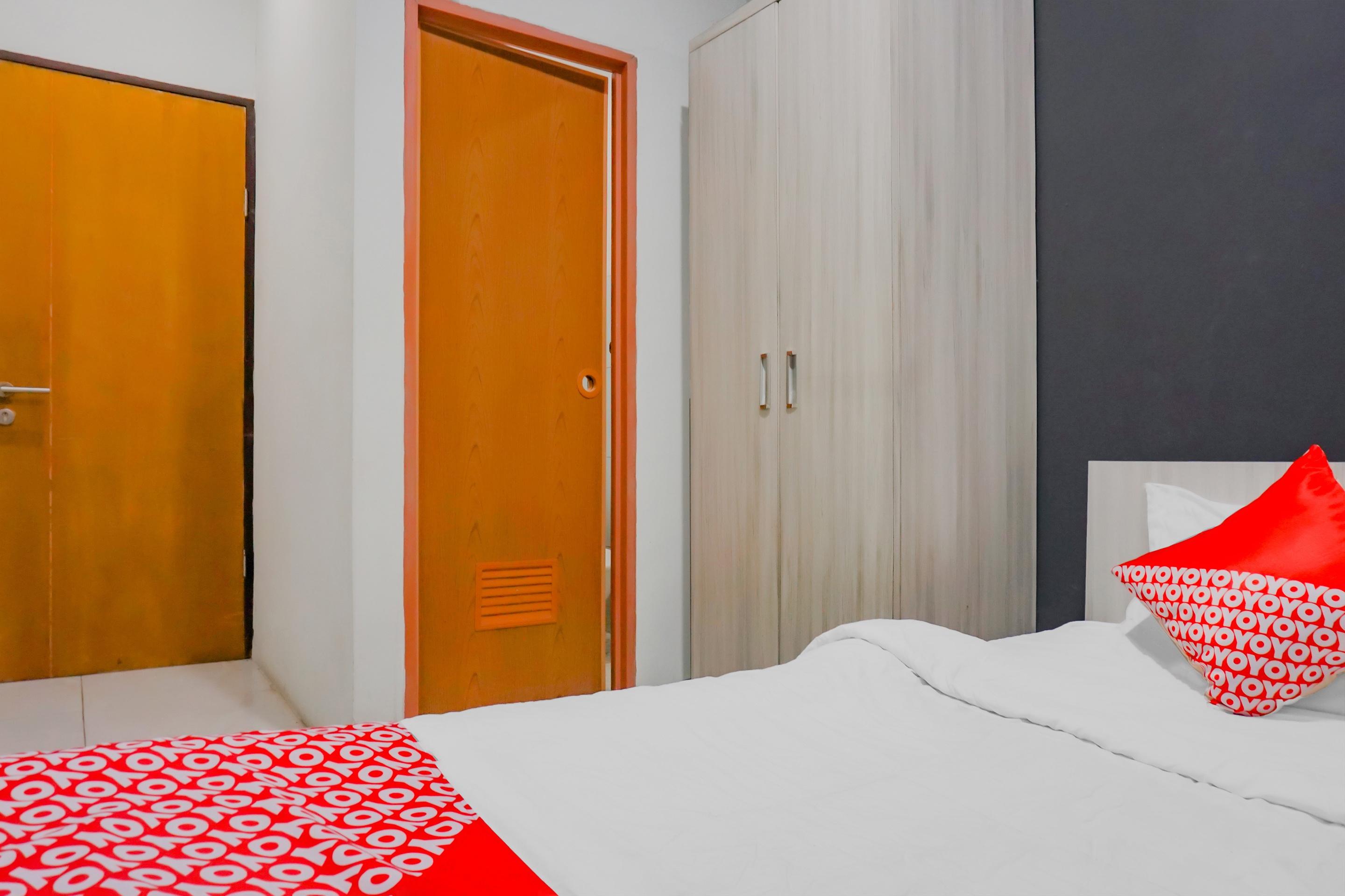 Reddoorz @ Limo Depok Hotel Exterior photo